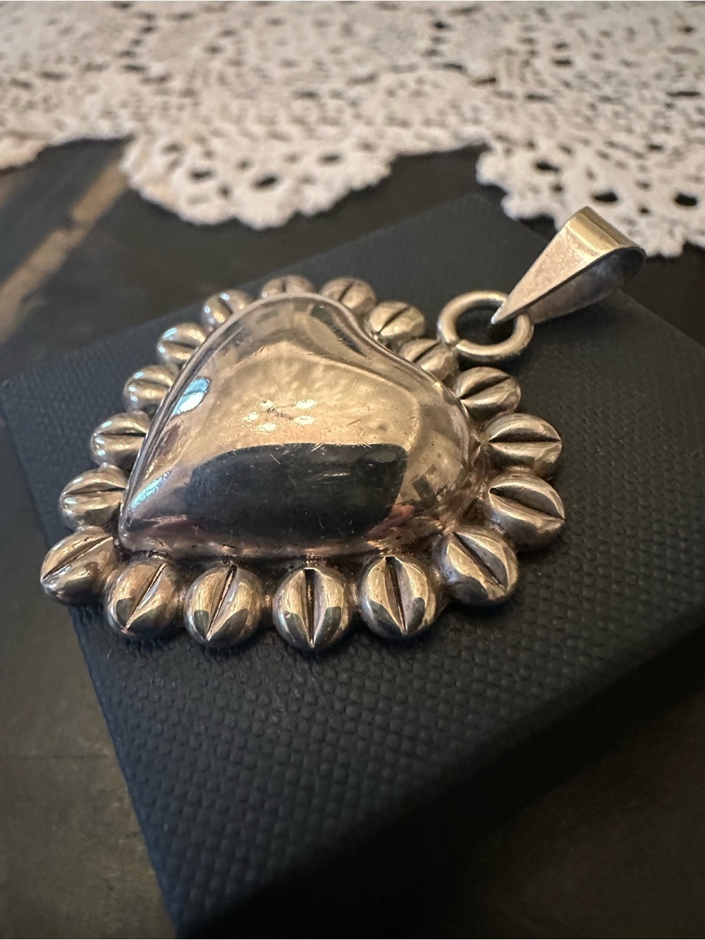 Taxco Mexican Silver Puffy Heart Pendant 925 Sterling 14 grams - Lg Bale - Picture 3 of 9
